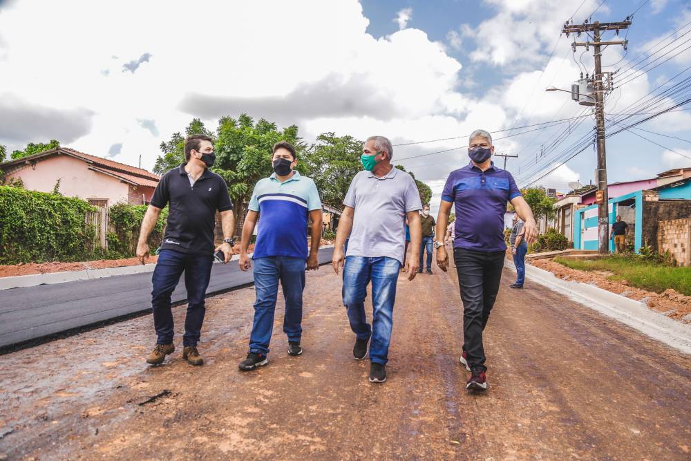 Avançam os trabalhos de asfaltamento do Anel Viário do bairro Uruará.