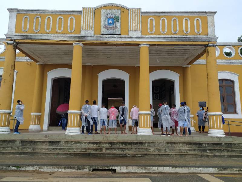 Socioeducandos visitam Centro Cultural João Fona