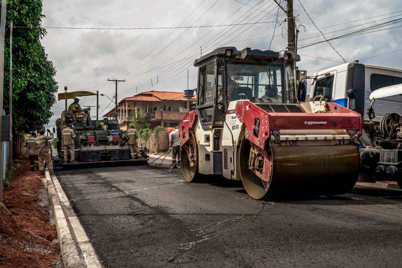 Grande área do Santarenzinho recebe asfalto em mais duas vias