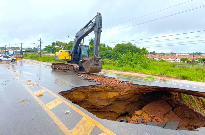 Prefeitura já está trabalhando na recuperação do trecho da Rodov. Fernando Guilhon impactado pelas fortes chuvas