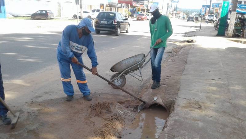 Com chuvas, Prefeitura reforça trabalho de limpeza e manutenção em bairros