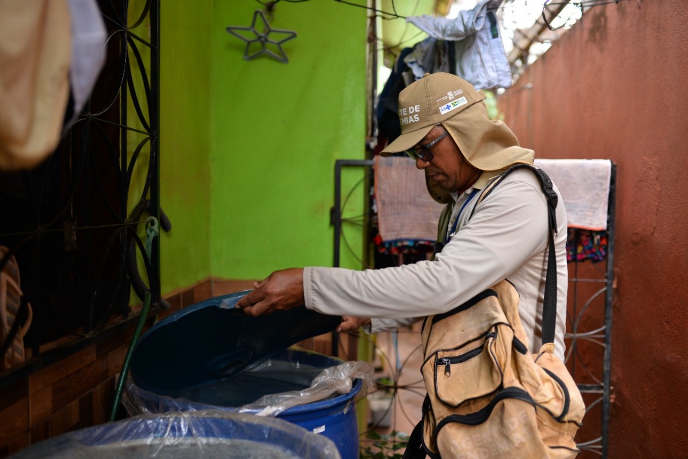 Agentes de endemias fazem levantamento sobre infestação do mosquito Aedes Aegypti em Santarém