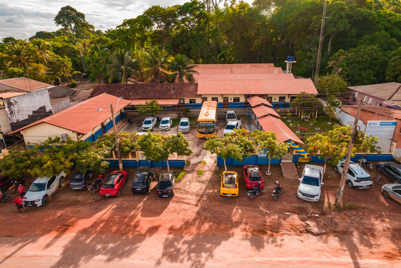 Prefeitura reforma, amplia e entrega Escola Santo Antônio à comunidade Jacamim, no planalto da Curuá-Una