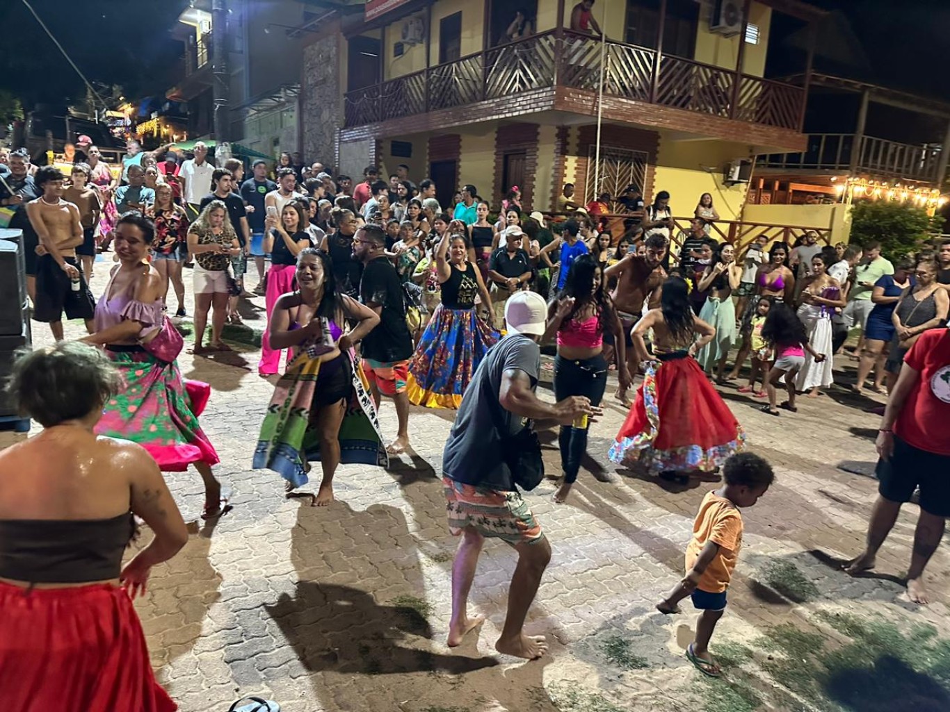 Mais um sábado de esquenta do Carnarimbó na vila de Alter do Chão