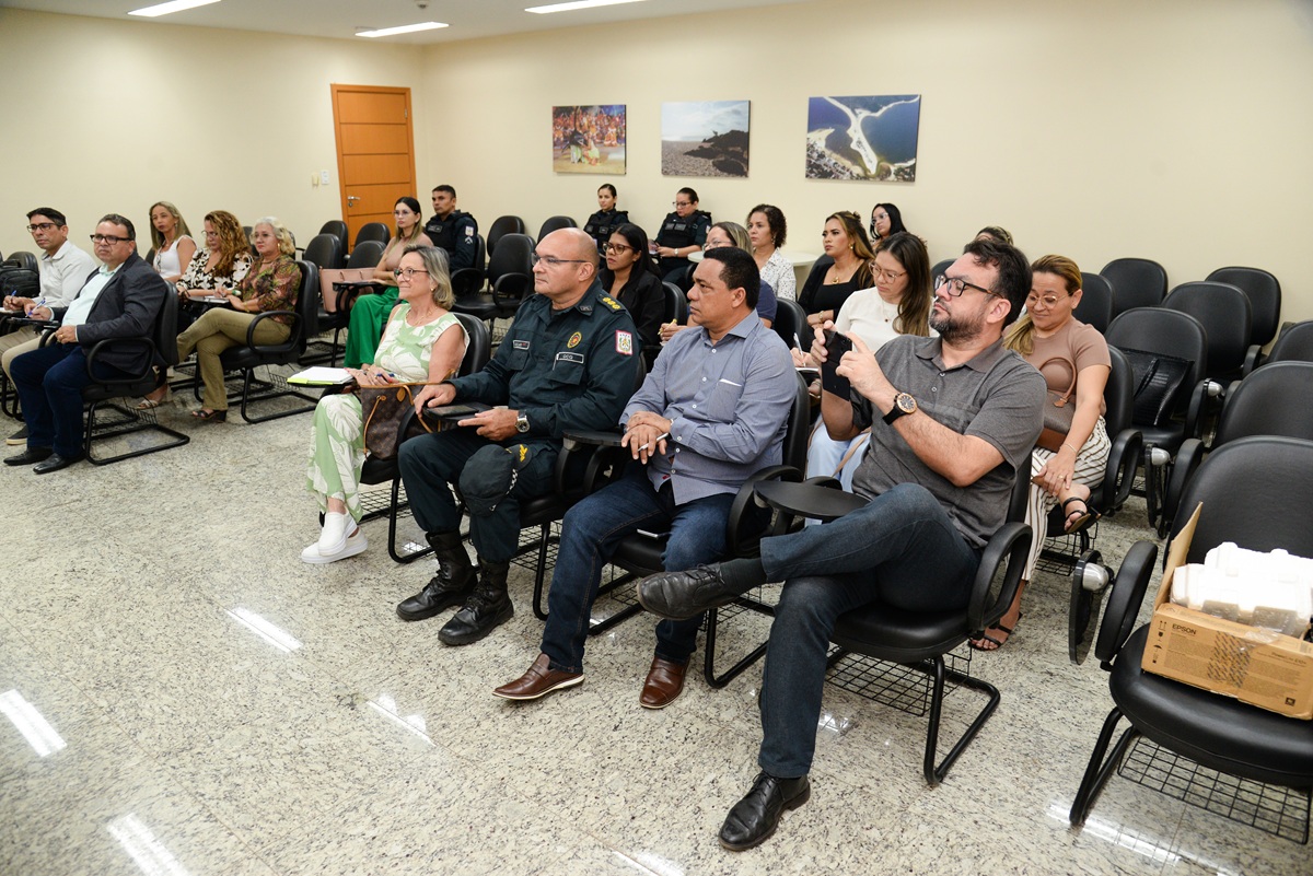 No encontro, estiveram participando instituições voltadas para o combate às drogas no município de Santarém.