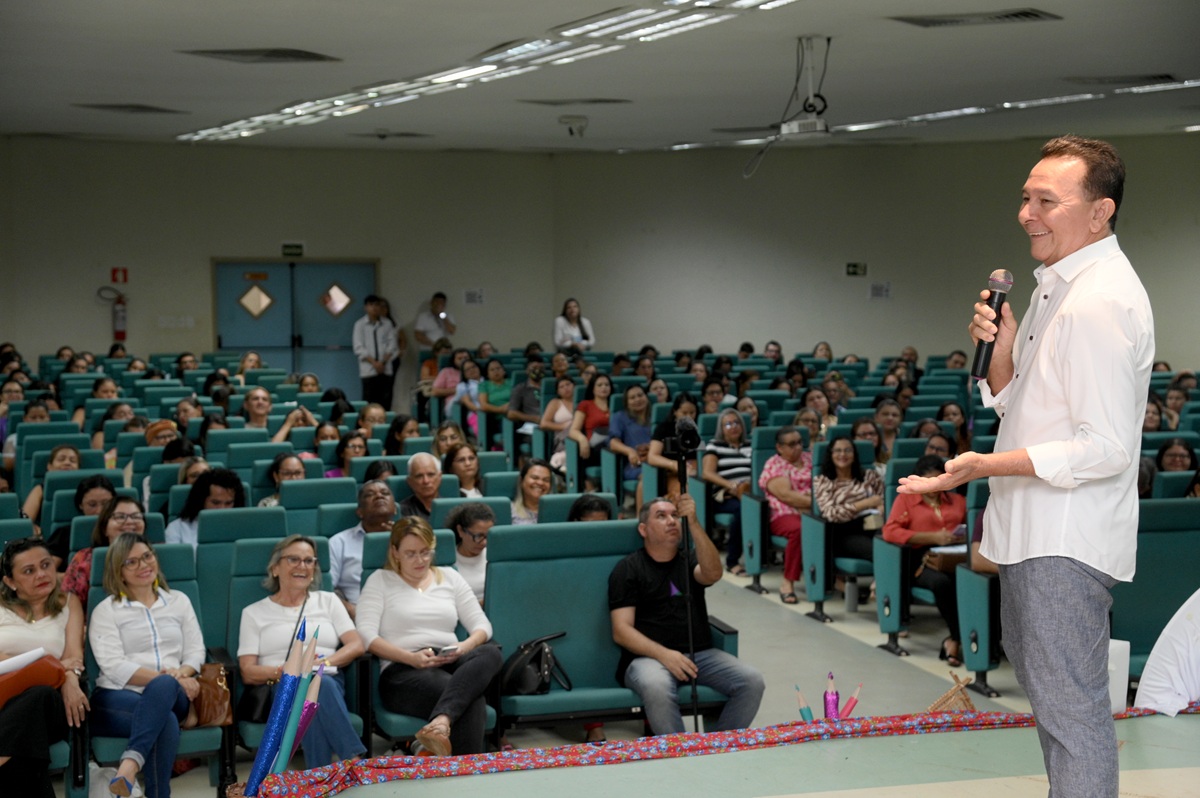 Prefeito José Maria Tapajós esteve presente na programação. Foto: Ronaldo Ferreira.