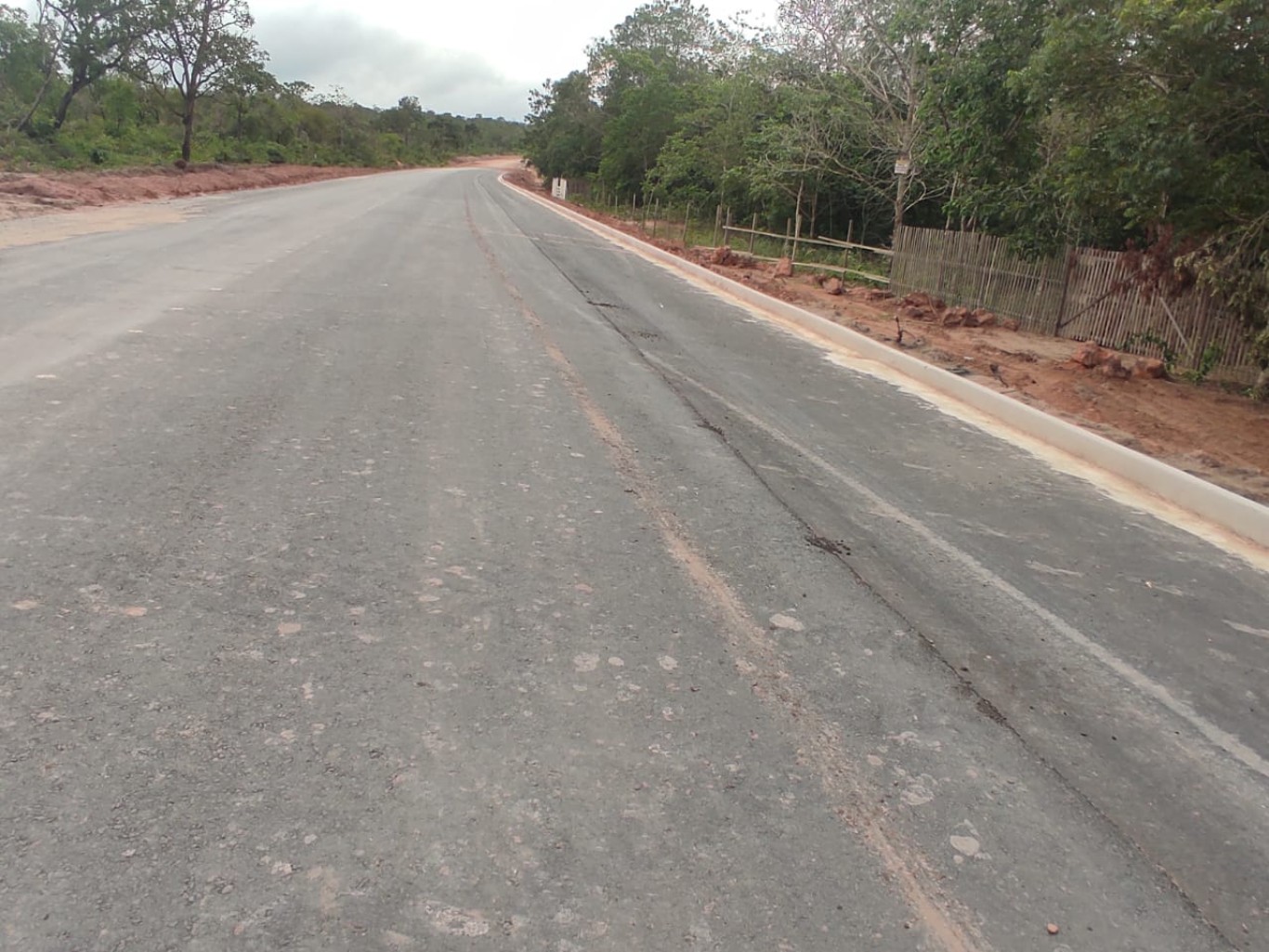 Avanço na obra de pavimentação asfáltica de Ponta de Pedras