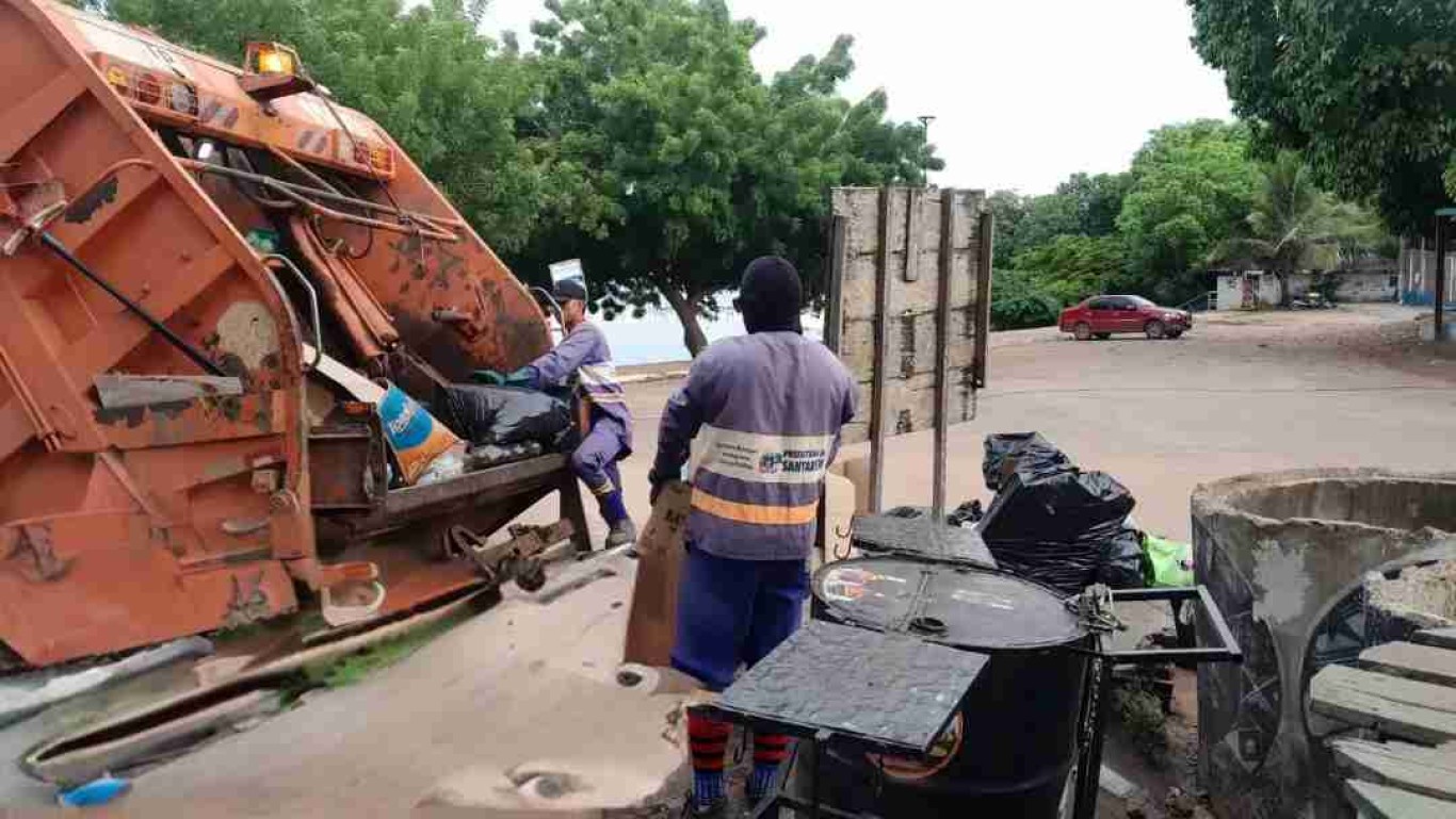 Prefeitura de Santarém intensifica limpeza na vila de Alter do Chão