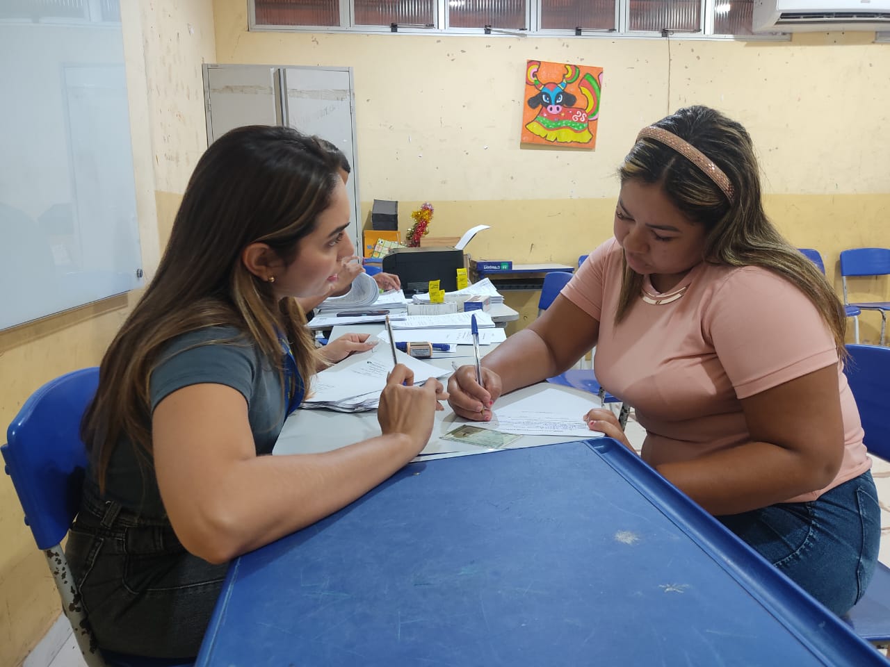 A vendedora Louren Sousa foi regularizar as pendências nesta sexta-feira (24). Foto: Alciane Ayres.