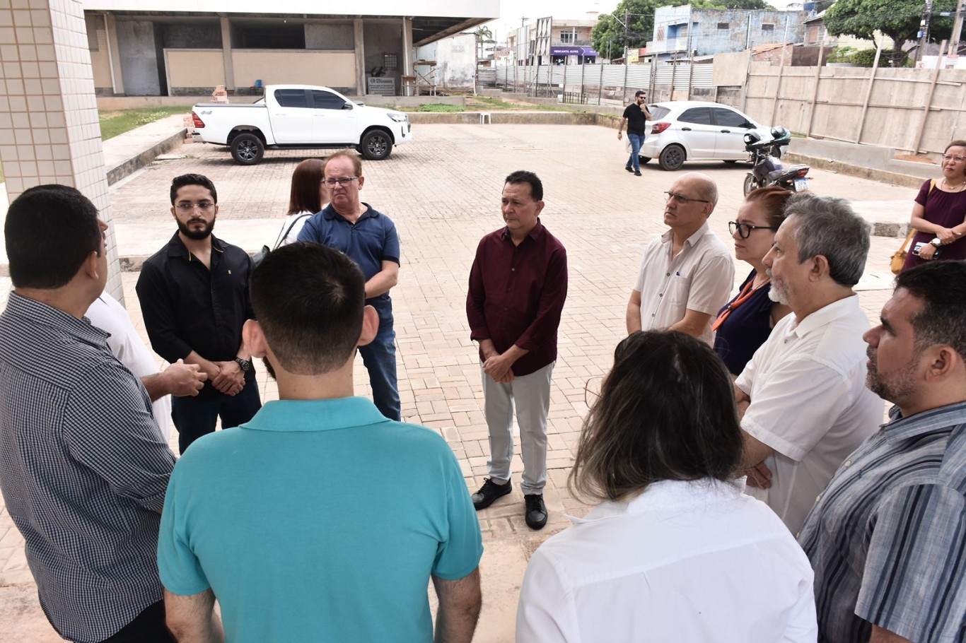 Prefeito Zé Maria Tapajós realiza visita técnica às obras do Hospital Materno Infantil