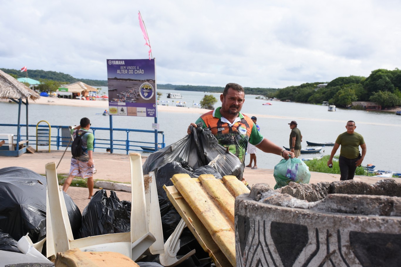 6 toneladas de lixo são recolhidas em grande ação de limpeza em Alter do Chão