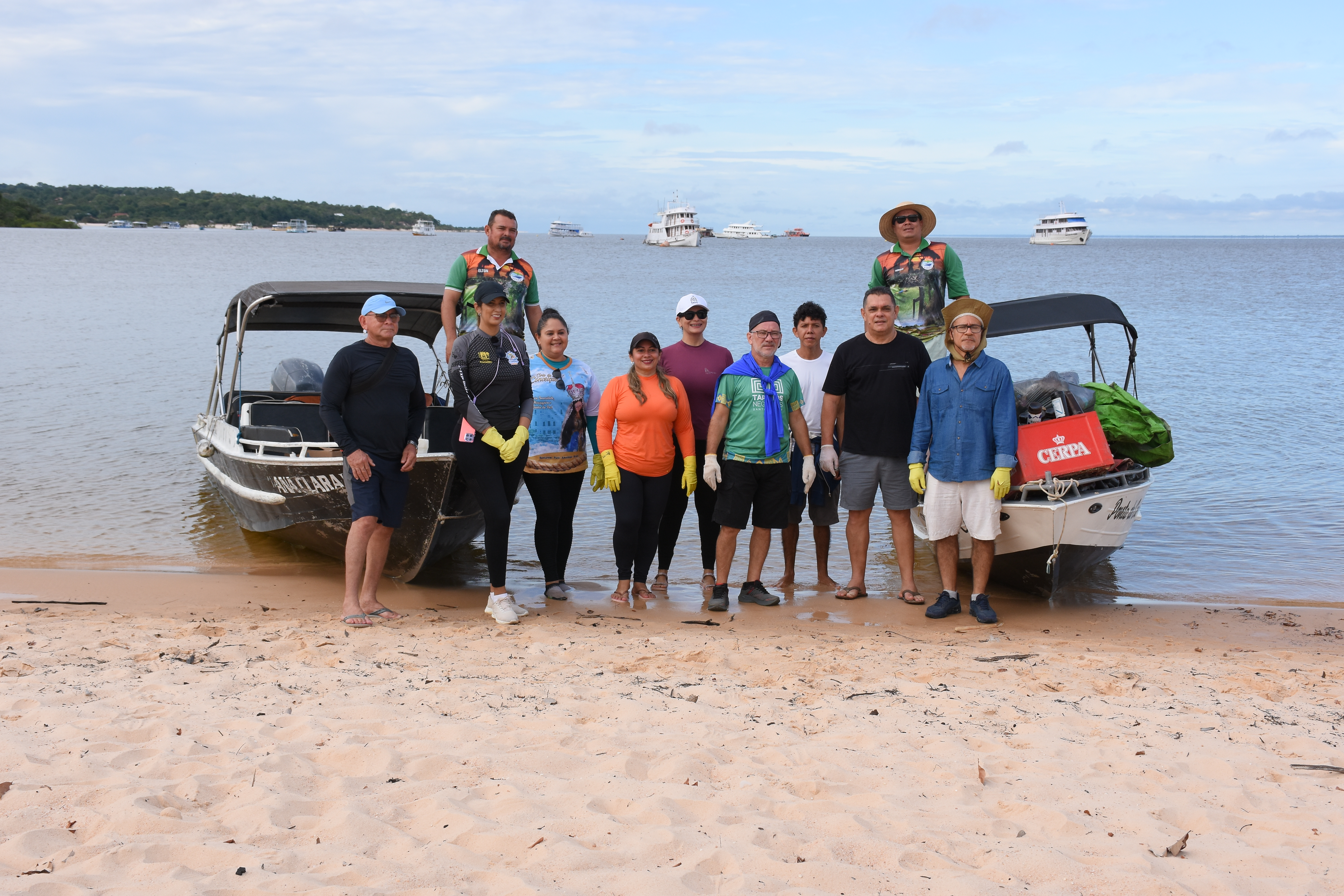 contemplou diversos pontos estratégicos do distrito,