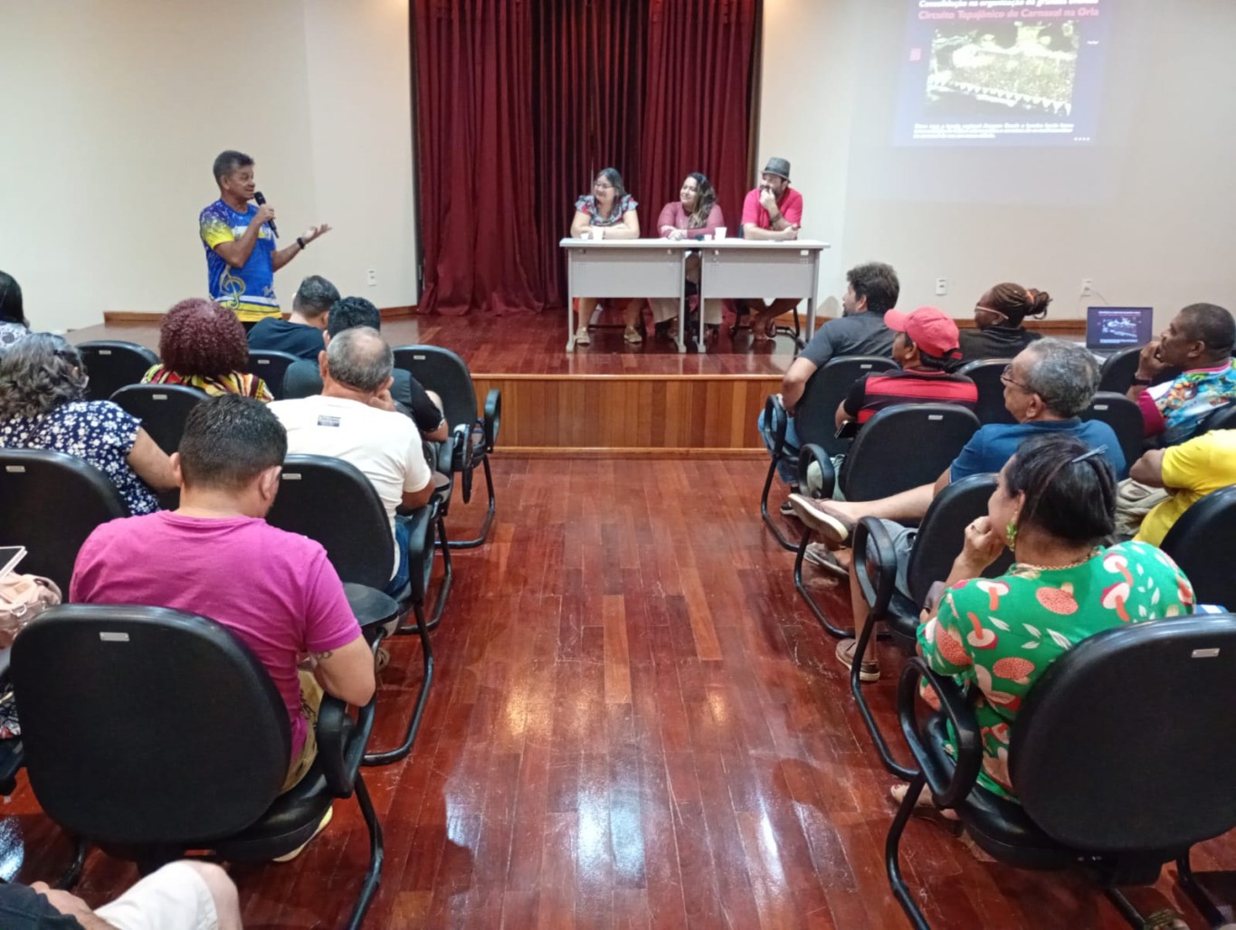 Semc reúne com blocos para construção do Circuito Tapajônico de Carnaval 2026