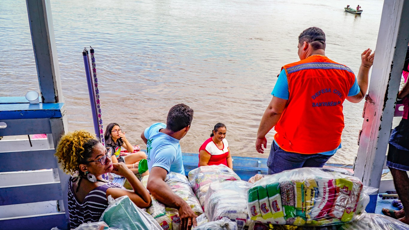 Prefeitura finaliza etapa da entrega de ajuda humanitária na região do Tapará