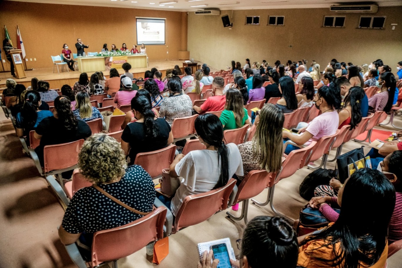 Seminário debate Enfermagem Obstetrícia e Neonatal da Região Oeste do Pará