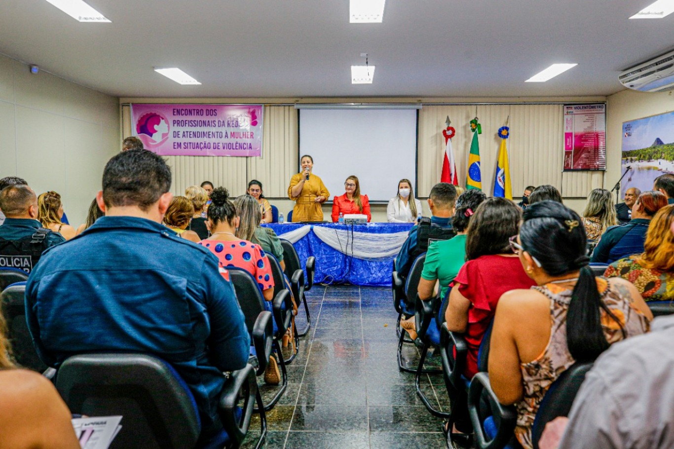 Profissionais da rede de apoio e enfrentamento a violência contra a mulher recebem capacitação em Santarém