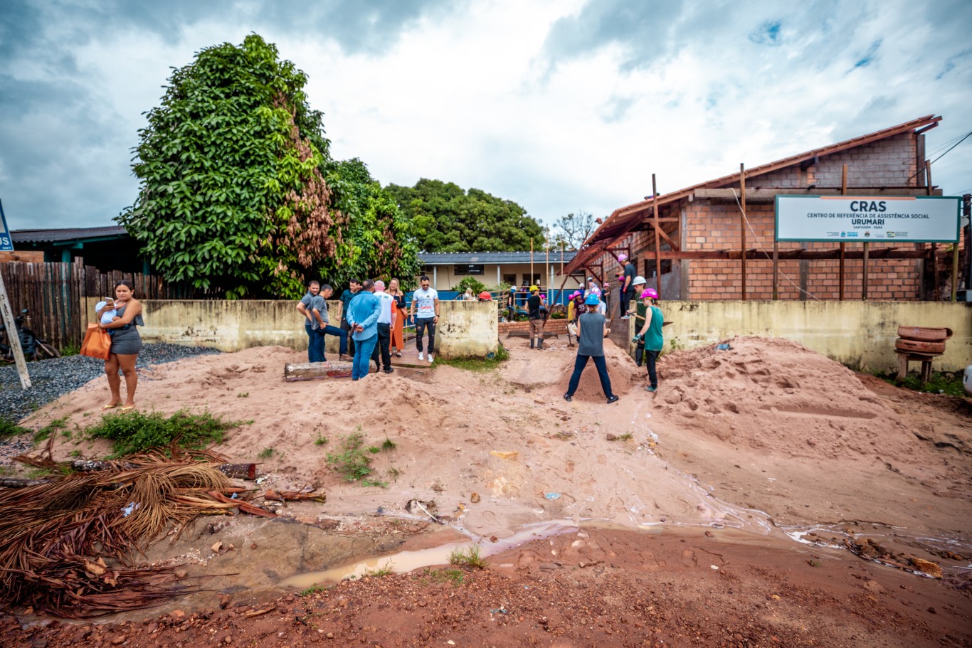 Obra de reforma e ampliação do CRAS Urumari segue com a chegada da terceira equipe de voluntários da HXP