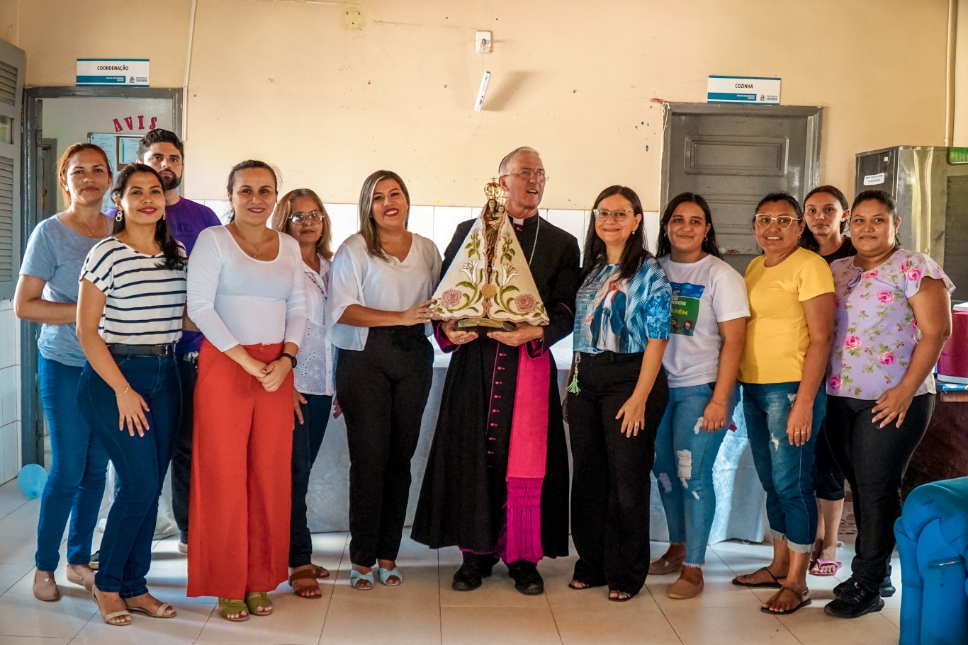 Imagem peregrina de Nossa Senhora de Nazaré visita Casa de Acolhimento Reviver