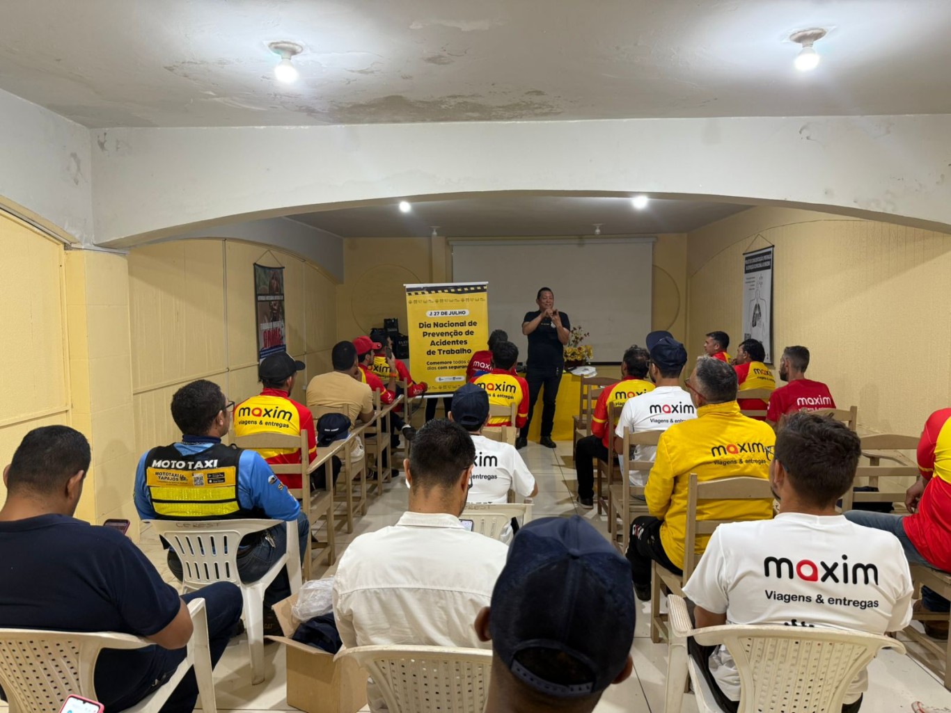Cerest promove palestra sobre saúde e segurança no trabalho para motoristas de aplicativo