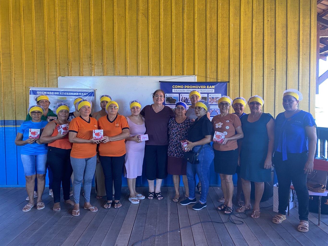 Imagem de Calendário letivo de várzea inicia com capacitação para manipuladores de alimentos com foco na transição de produtos enlatados para proteínas congeladas