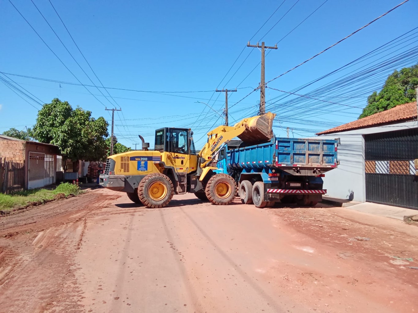 Imagem de Capina e desobstrução asseguram a eficiência no sistema de esgoto 
