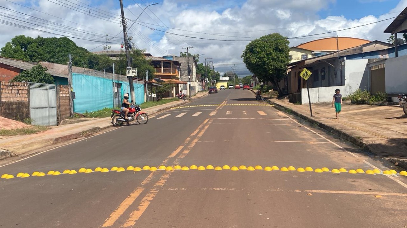 Prefeitura de Santarém intensifica ações de segurança viária com implantação de novos redutores de velocidade