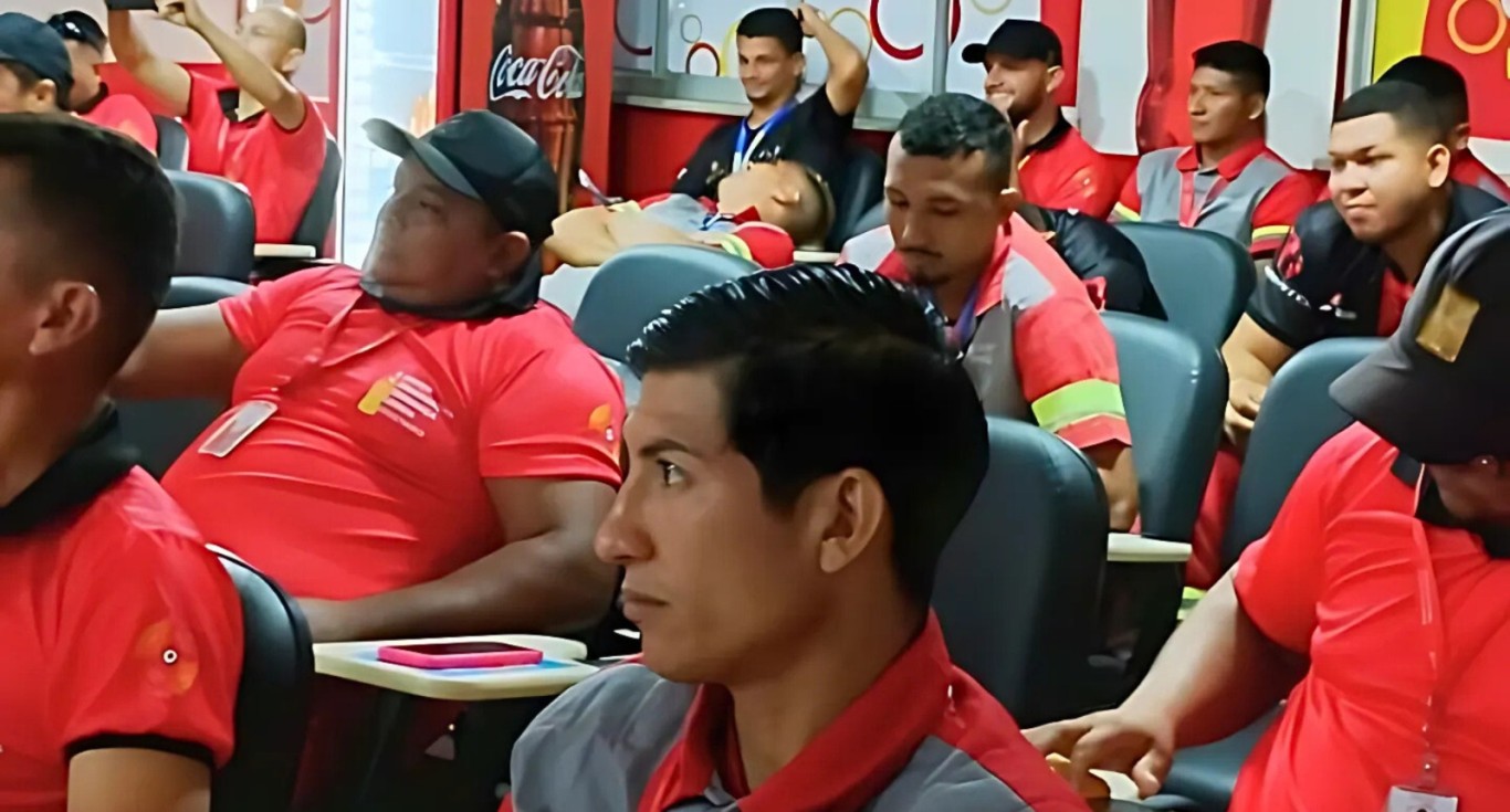 Imagem de Palestra da SMT orienta colaboradores da Coca-Cola sobre segurança no trânsito