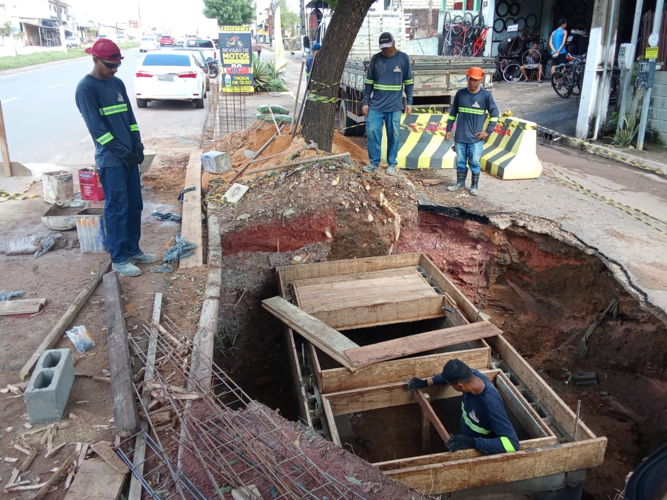 Recuperação em drenagem melhora condições de trafegabilidade e mobilidade urbana