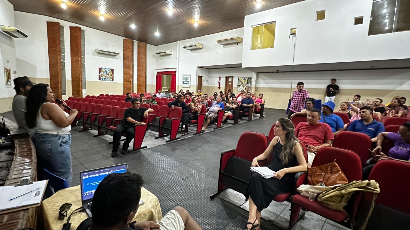 Imagem de Com escuta ativa e novidades técnicas, reunião reforça organização do 49º Festival Folclórico 2025