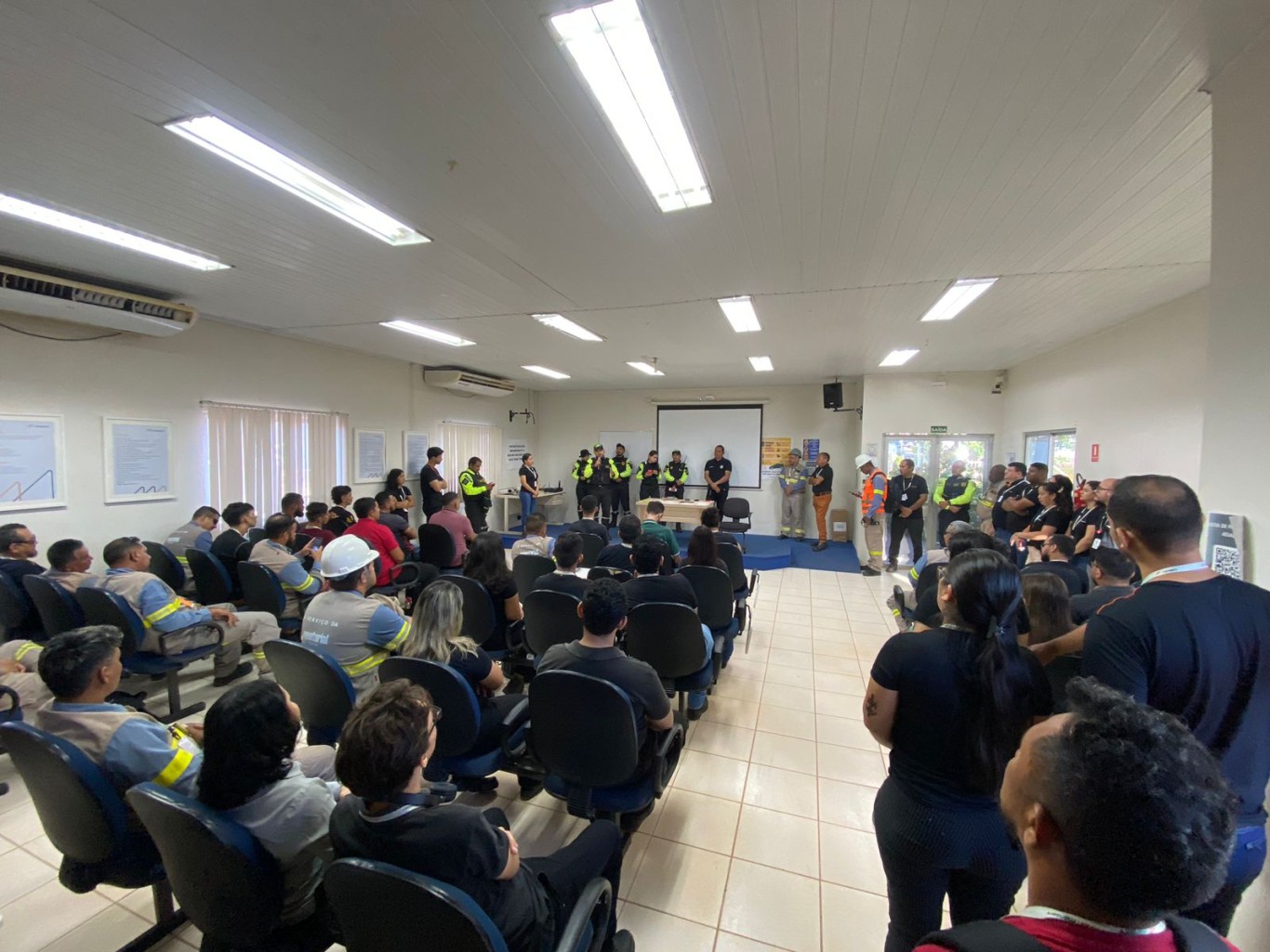 SMT promove palestra sobre segurança no trânsito para colaboradores da Manserv