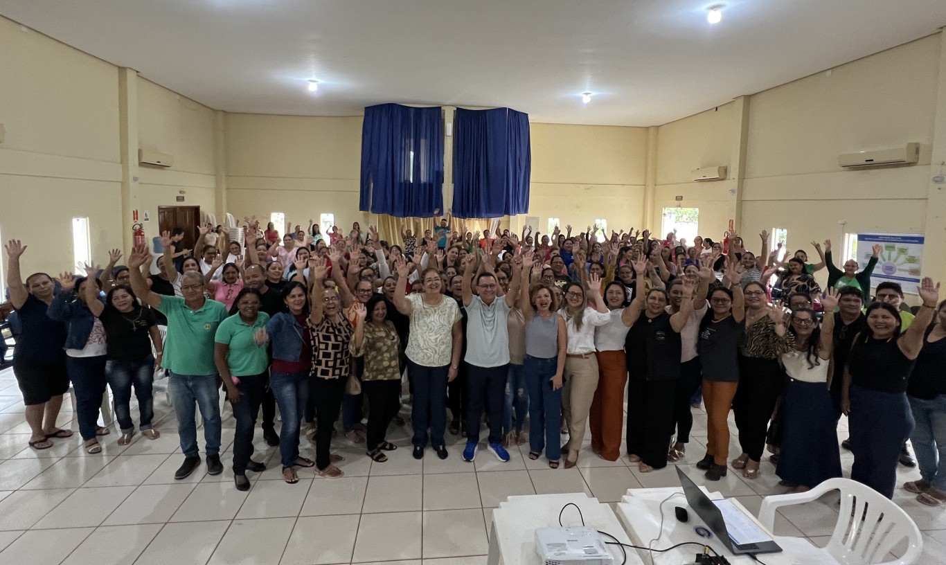 Imagem de Prefeito Zé Maria Tapajós prestigia formação e destaca a importância do educador alimentar no contexto escolar
