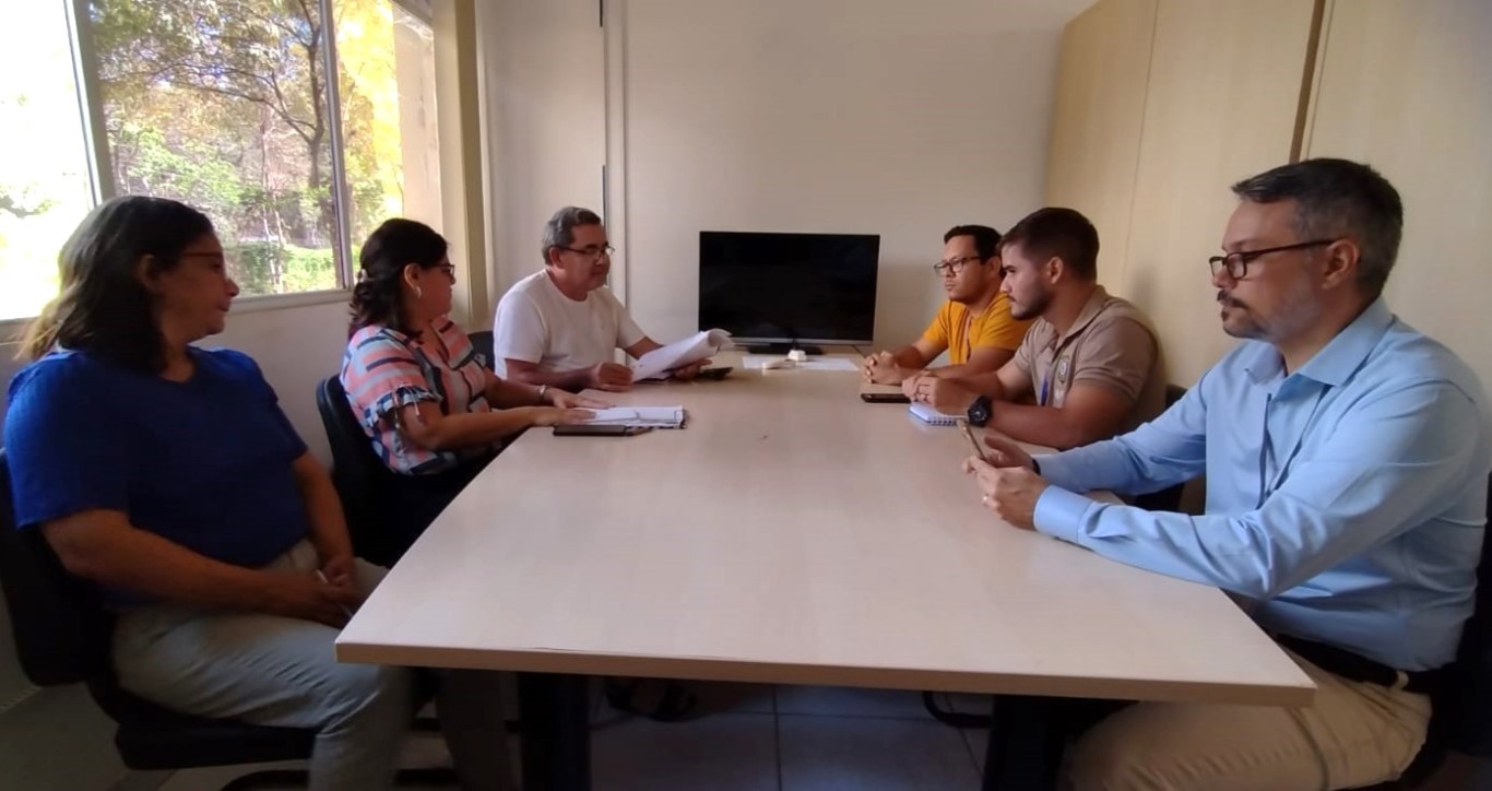 Representantes da Prefeitura se reúnem com a equipe da Ufopa para tratar do ordenamento portuário do órgão