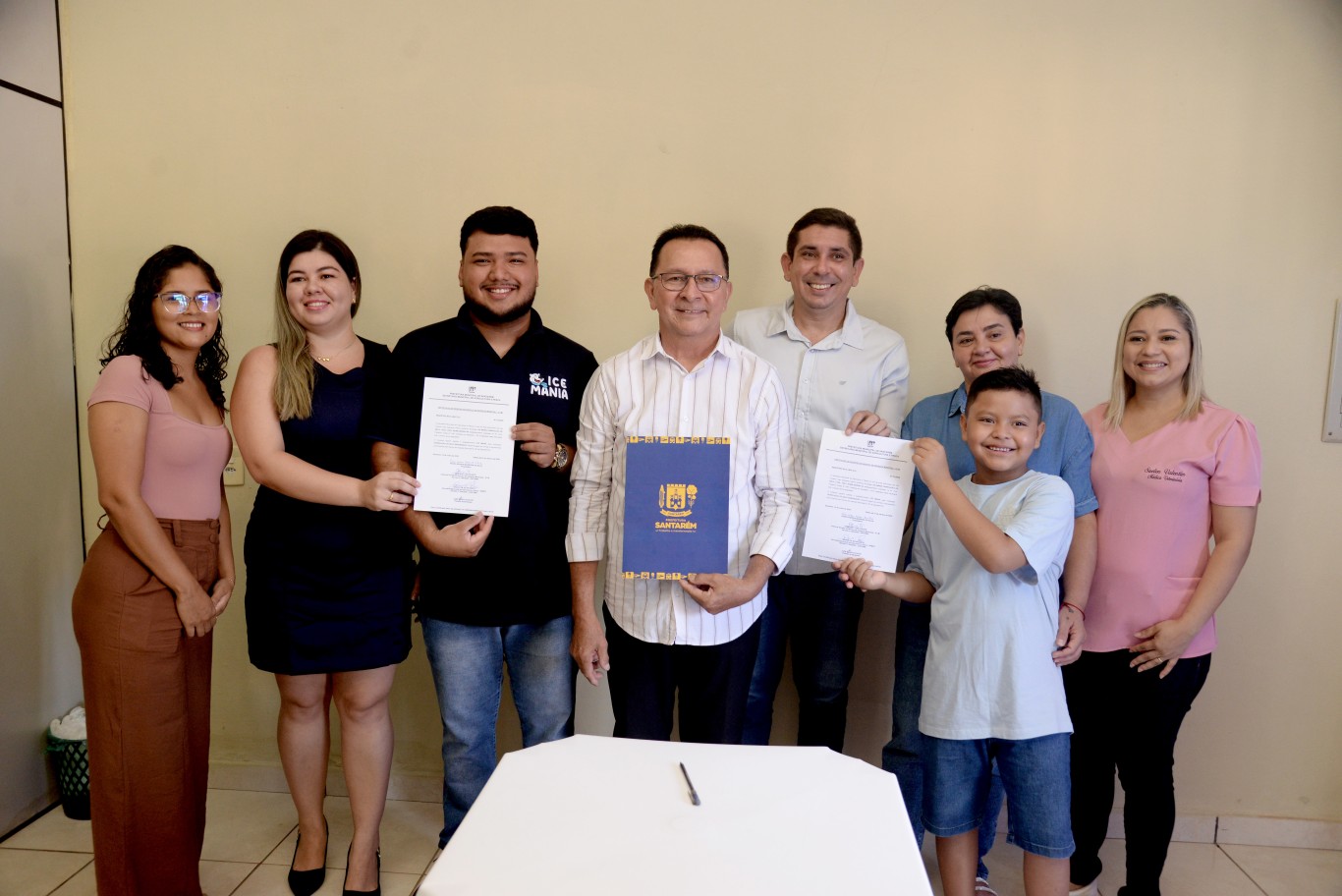 Imagem de Primeira fábrica de gelo saborizado recebe certificado de inspeção municipal