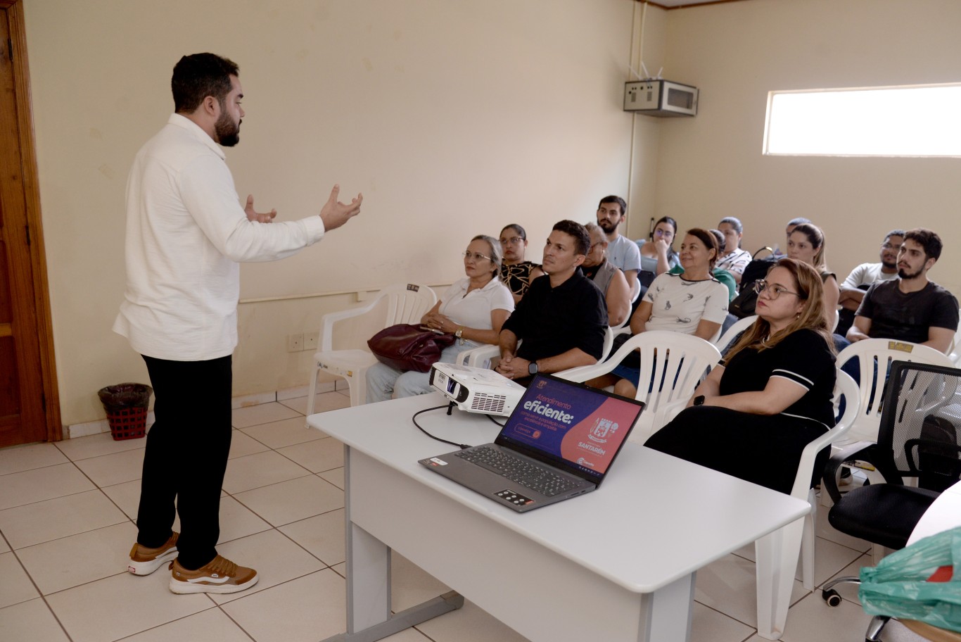 Servidores do CAS/CAEC participam de capacitação para aprimorar atendimento à população