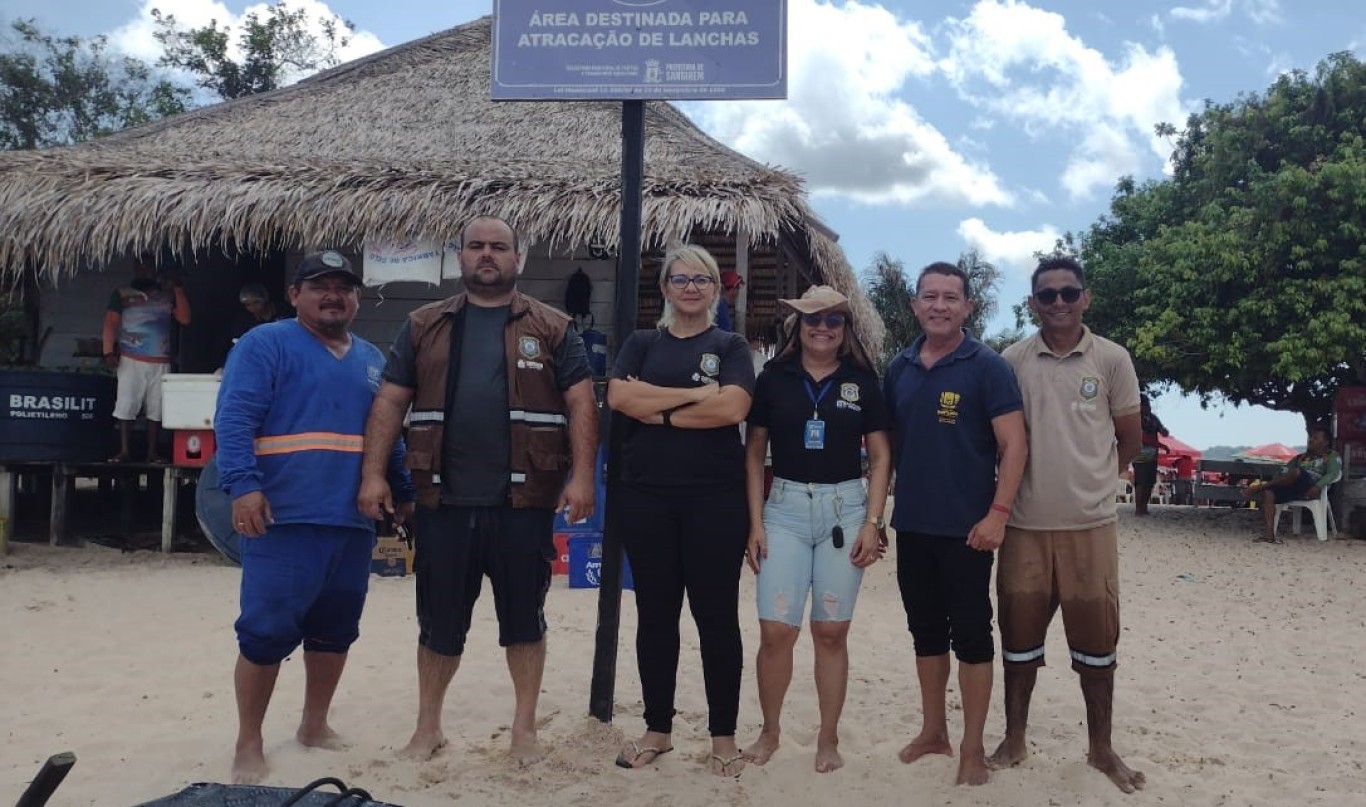 Prefeitura inicia trabalho de sinalização portuária nas praias do Distrito de Alter do Chão