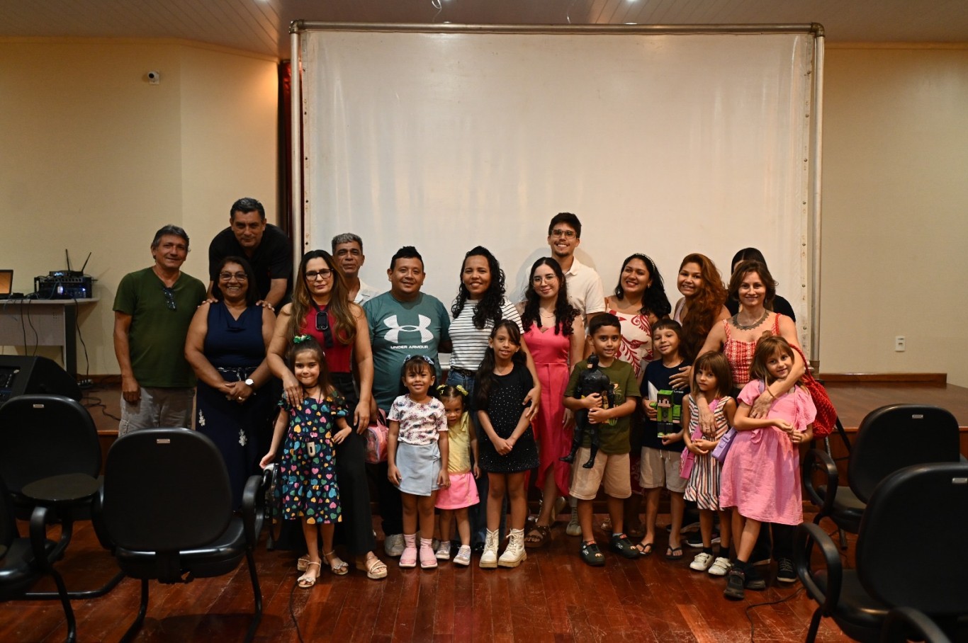 Cinema infantil abre programação cultural de férias e reúne famílias no Theatro Victória