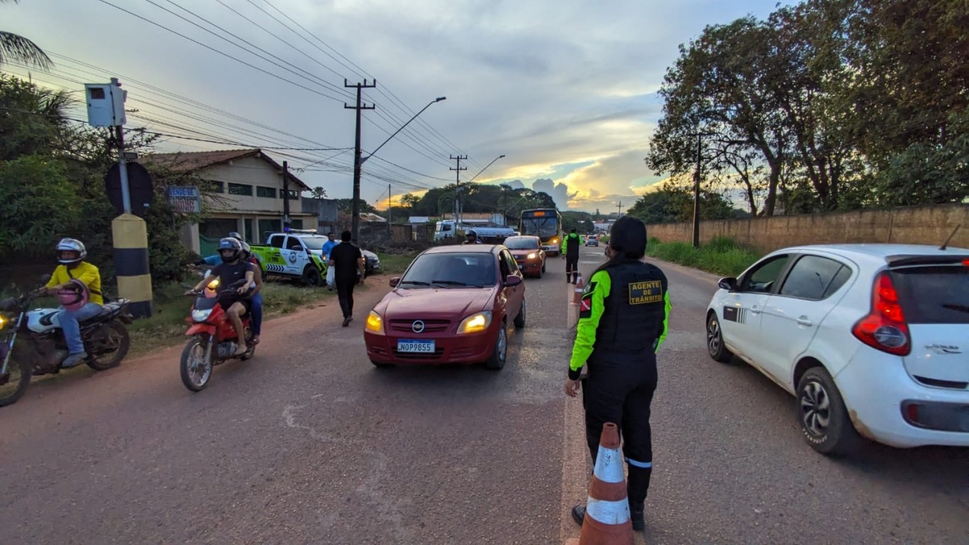 Imagem de Prefeitura de Santarém intensifica ações educativas de trânsito com blitz na Rodovia Curuá-Una