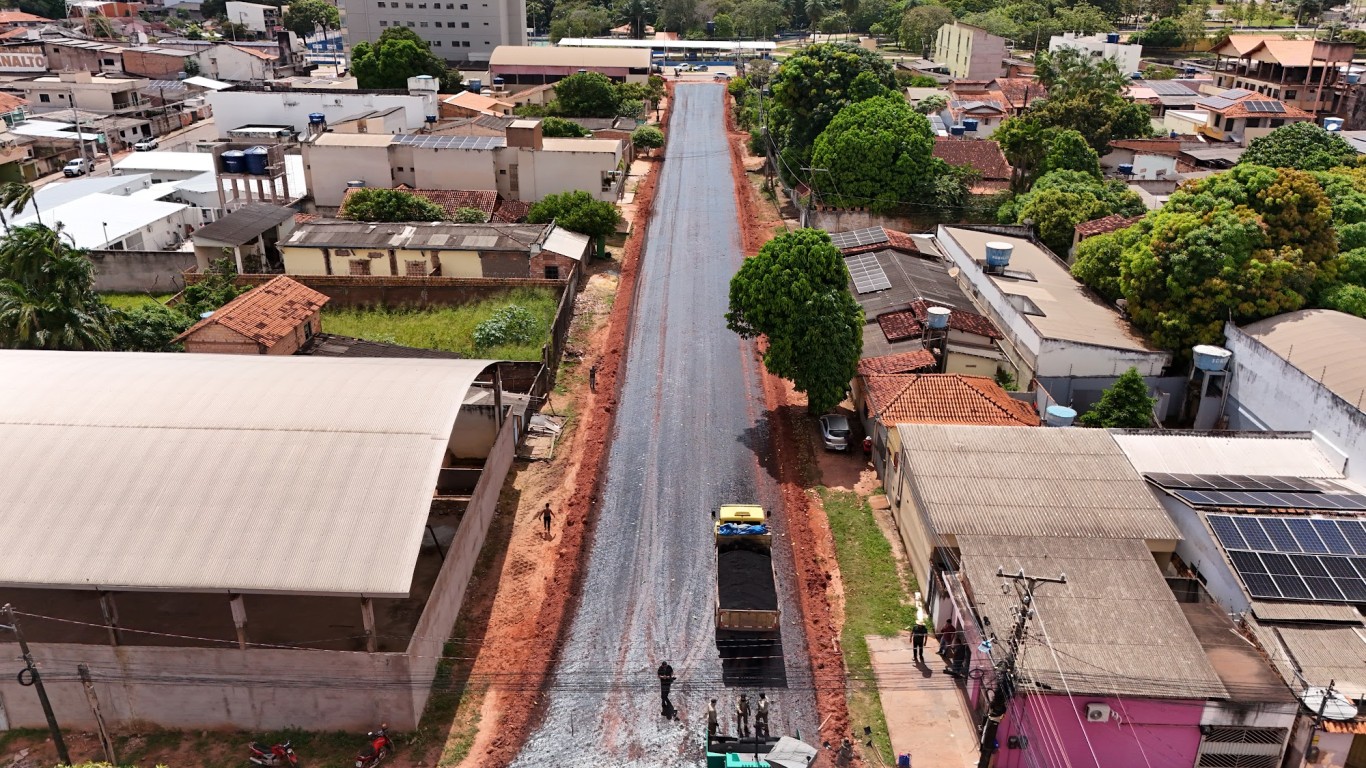 Imagem de Prefeitura intensifica obras de infraestrutura e amplia frentes de pavimentação em Santarém