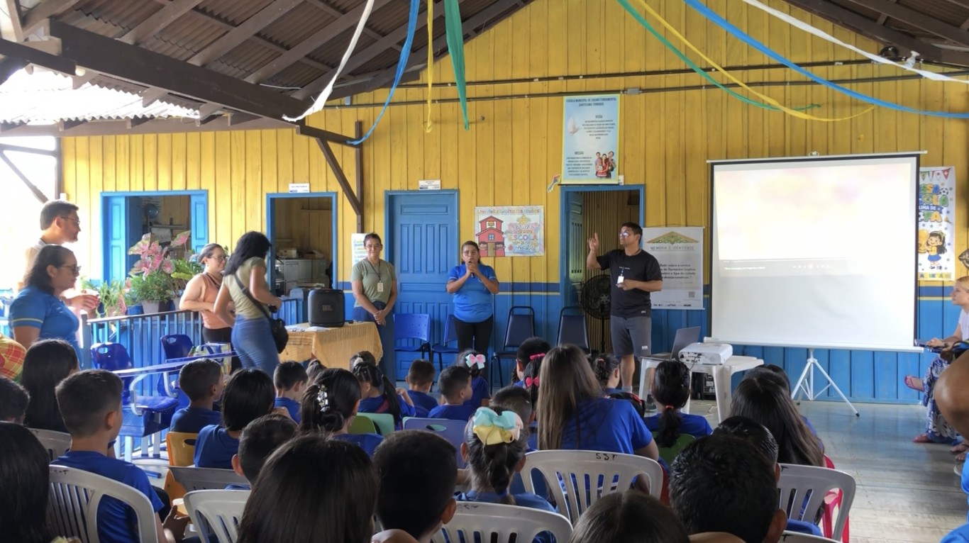 Escolas de comunidades ribeirinhas recebem ação de educação patrimonial sobre a arquitetura histórica de Santarém