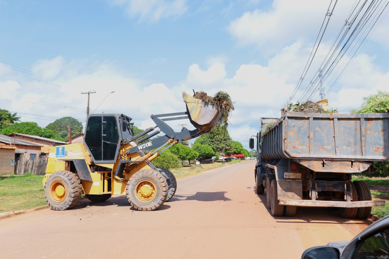 Puxirum 2026 inicia força-tarefa de coleta de entulhos em bairros das zonas Oeste, Sul e Leste