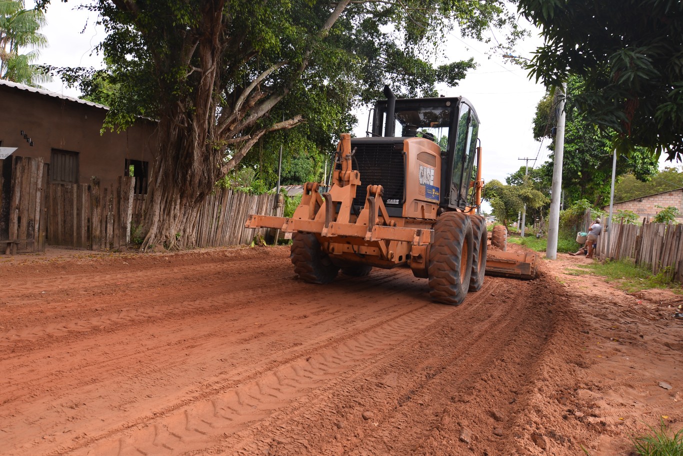 Puxirum inicia recuperação de vias em três bairros de Santarém