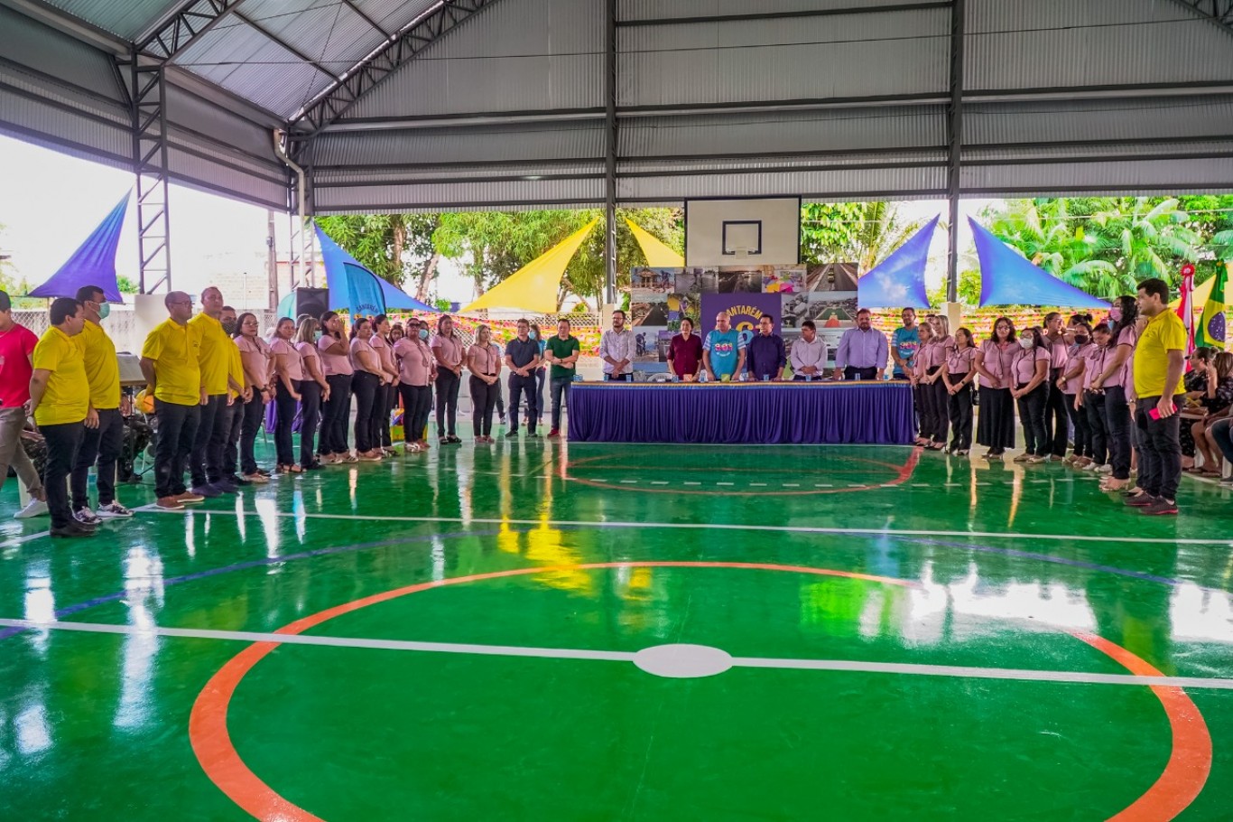 Santarém 361 anos: Prefeito entrega quadra coberta da escola Maria Conceição Figueira e anuncia asfalto da Dom Frederico Costa até o bairro Jaderlândia