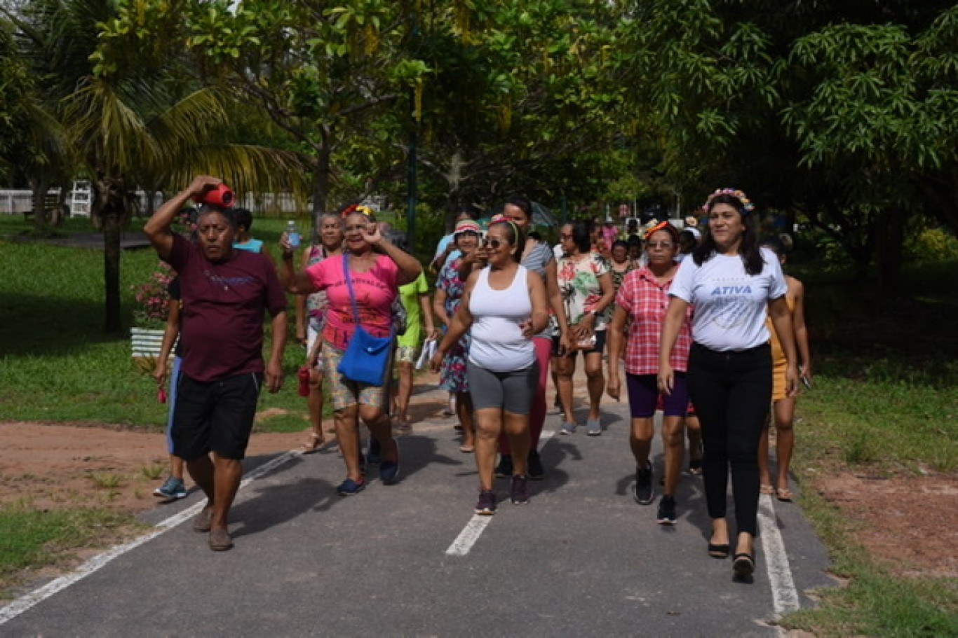 Junho Violeta: Idosos de São Braz e Nova República participam de caminhada Ecológica, piquenique e apresentação cultural.