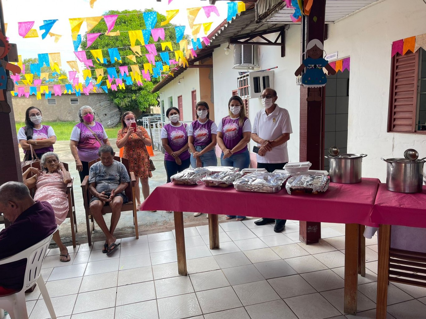 Junho Violeta: Café com a vovó e o vovô no Lar São Vicente de Paulo marca dia D de conscientização da violência contra a pessoa idosa