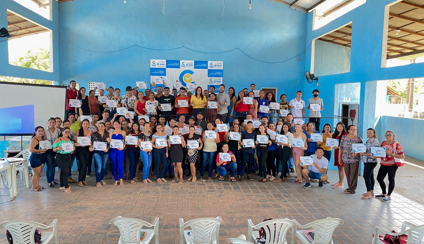 Prefeitura de Santarém certifica jovens do distrito de Arapixuna