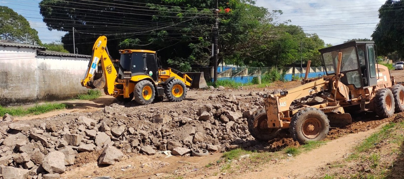 Prefeitura de Santarém avança com serviços de terraplenagem