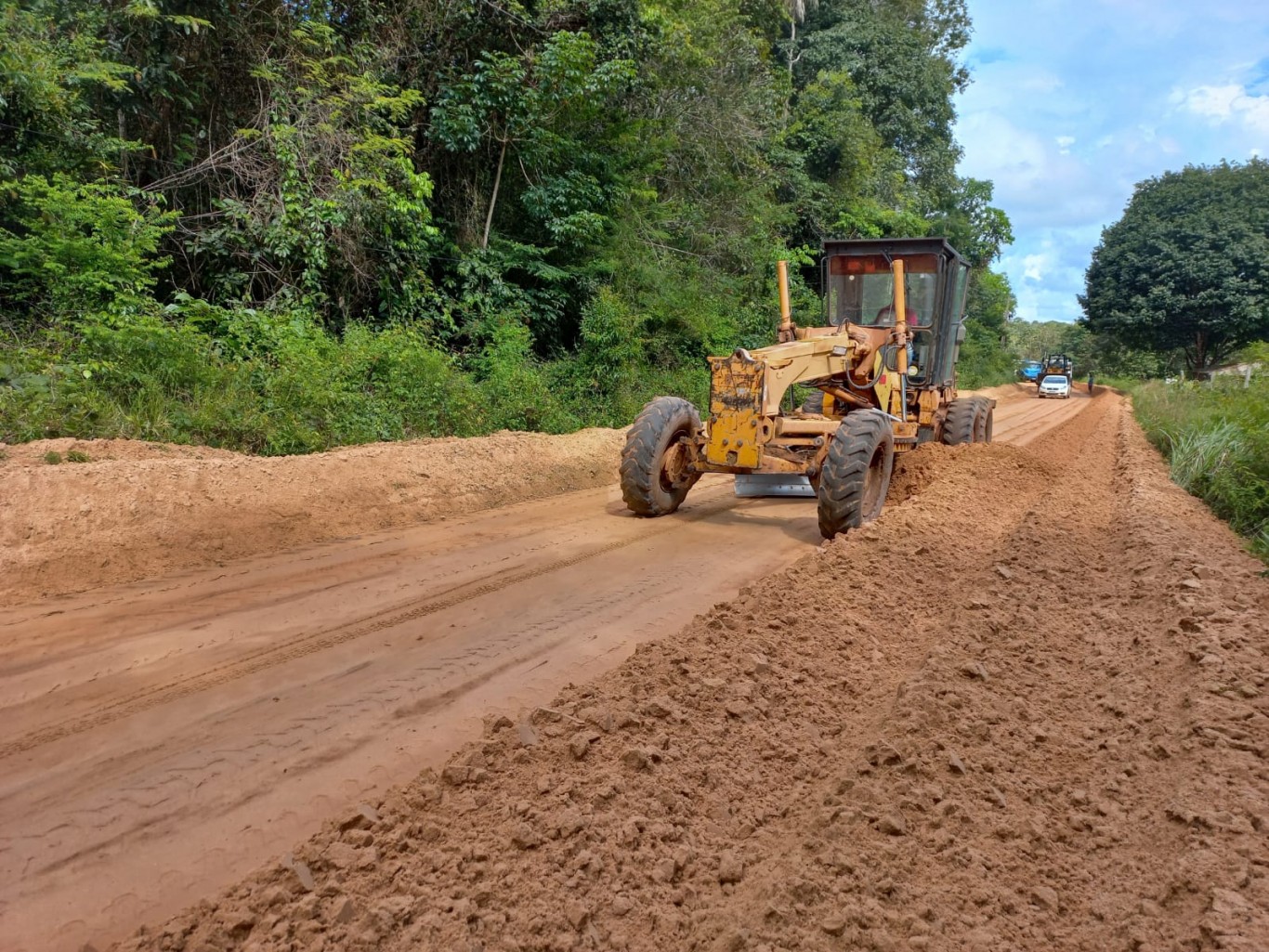 Prefeitura segue executando serviços de manutenção em ramais, mesmo com o período chuvoso