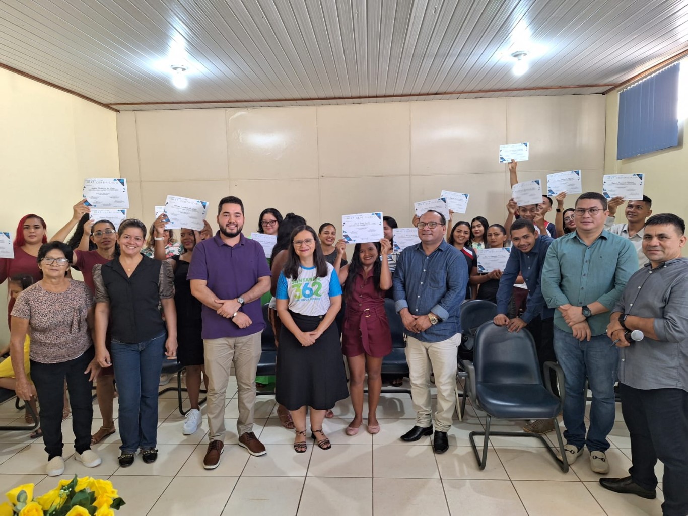 Participantes do curso de Informática Básica são certificados