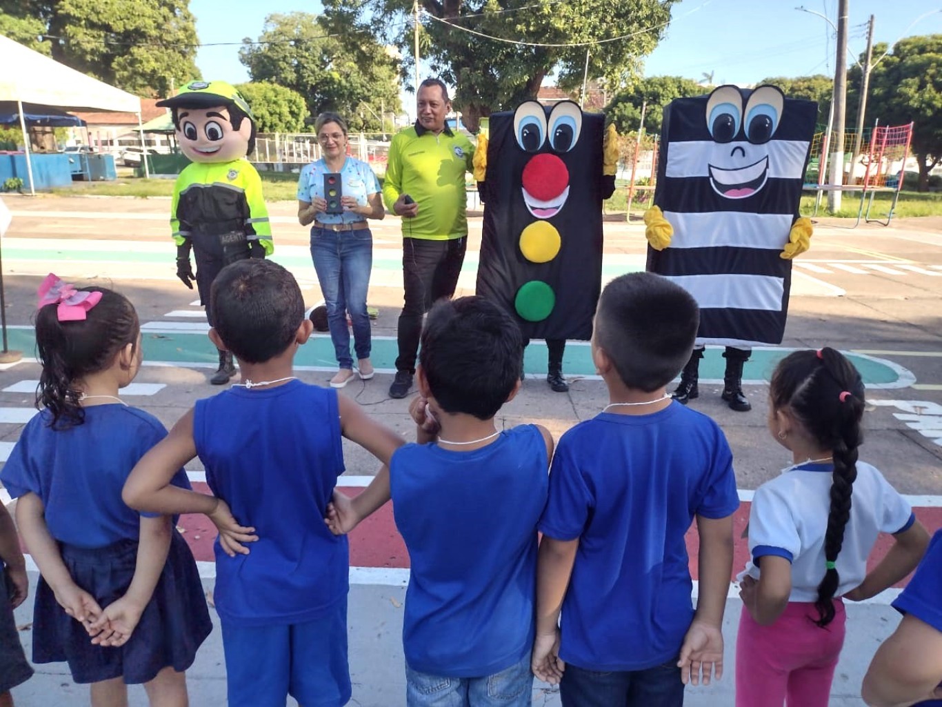 Alunos da região do Eixo Forte participam do Projeto Transitolândia