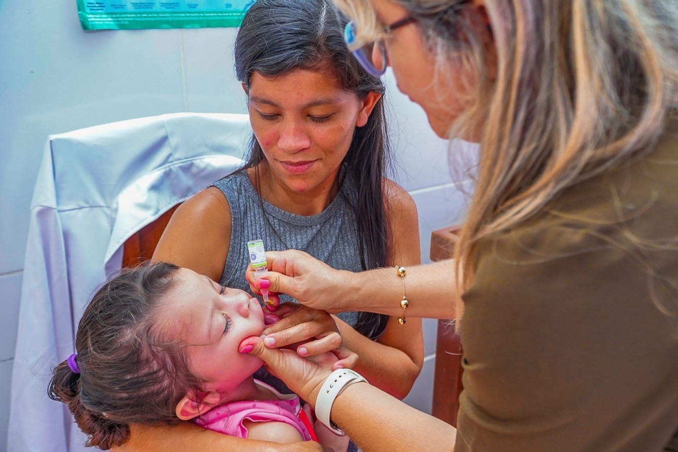 Prefeitura realiza o Dia D de vacinação contra a poliomielite